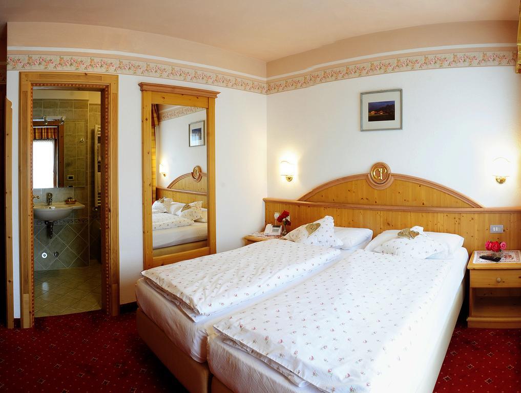 Hotel Cesa Padon Arabba Pokoj fotografie